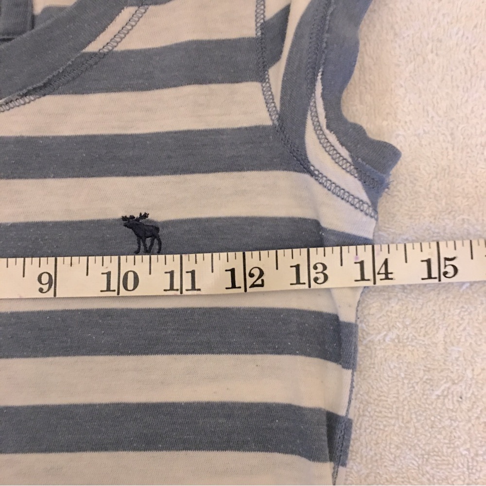 Abercrombie denim blue and white stripe T-shirt size XLslim fit - Picture 6 of 7